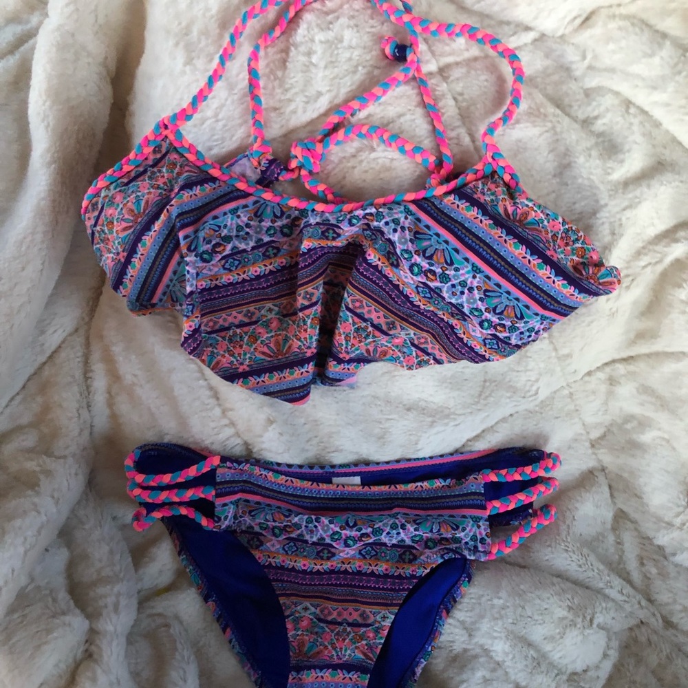 Gorgeous 2 PC Bikini Ringo Heat Swimwear Boho Print Ruffled Top Braided String-S